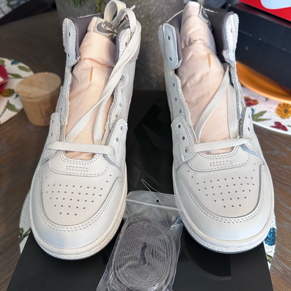 Nike Unisex White Jordan Air Ships High-Top Sneakers NIB!